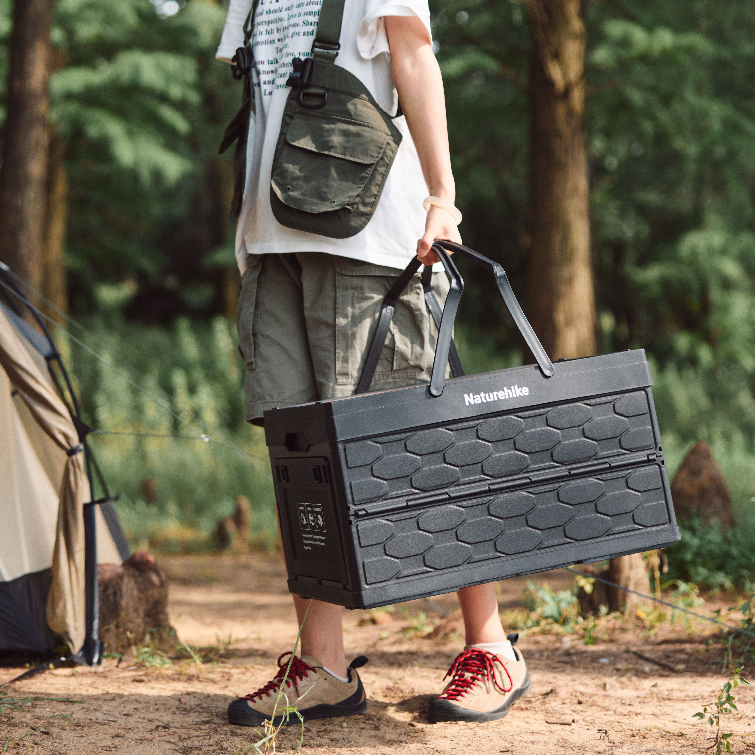 Naturehike skladovací box s odkladacím stolíkom - čierny